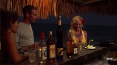 6. Секси Бриджет Марквардт в баре – Самые сексуальные пляжи мира