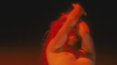 7. Джессика Честейн танцует топлес – Саломея (2013)