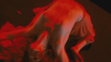 8. Джессика Честейн танцует топлес – Саломея (2013)
