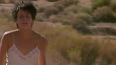 10. Лори Петти в ночнушке – На гребне волны (1991)