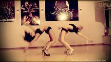 Ева Шиянова и Катя Флэш танцуют на высоких каблуках