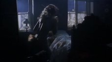 5. Секс сцена с Маженой Трыбалой – Привидение (1984)