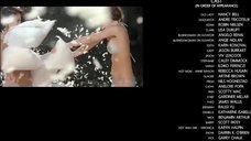 1. Чести Бальестерос и Жасмин Муни светят голыми сиськами во время титров – Отмороженные (2012)