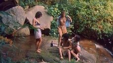 14. Ванесса Алвес и Катя Спенсер купаются голыми – Амазонки в тюрьме
