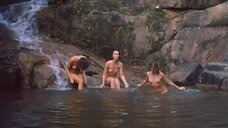 4. Ванесса Алвес и Катя Спенсер купаются голыми – Амазонки в тюрьме