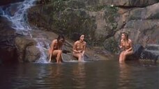 9. Ванесса Алвес и Катя Спенсер купаются голыми – Амазонки в тюрьме
