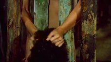 6. Сандра Граффи занимается сексом через забор – Амазонки в тюрьме