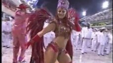 7. Вивиан Араужо в секси наряде на карнавале 
