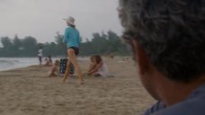 2. Шейлин Вудли и Джуди Грир на пляже – Потомки