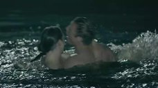 2. Ночное купание Марии Машковой в озере – Бедная LIZ