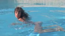 4. Джейн Биркин купается голой в бассейне – Он начинает сердиться, или Горчица бьет в нос