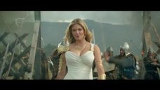 2. Кейт Аптон в рекламе Game of war 