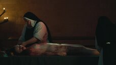 4. Омывание голого тела Луиз Шевильот – Искушение (2020)
