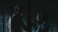 2. Эро сцена с Лили-Роуз Мелоди Депп – Волк (2021)
