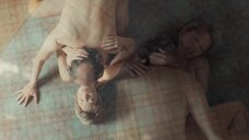 7. Секс сцена с Леа Сейду на полу – Внебрачные связи