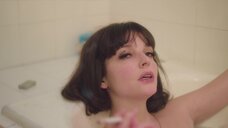 3. Обнаженная Мария Дембска в ванне – Потому что во мне есть секс