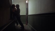 1. Секс с Дайан Лэйн в коридоре – Неверная