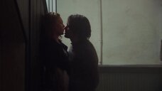 2. Секс с Дайан Лэйн в коридоре – Неверная