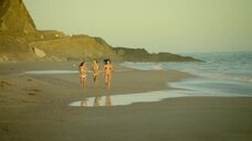 1. Рэйчел Линн Дэвид, Джена Симс и Кристиана Кролл в бикини на пляже – Пляжный отдых по-американски