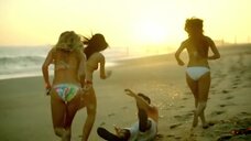 7. Рэйчел Линн Дэвид, Джена Симс и Кристиана Кролл в бикини на пляже – Пляжный отдых по-американски