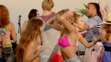 5. Джена Симс, Кристиана Кролл и Рэйчел Линн Дэвид в бикини на вечеринке – Пляжный отдых по-американски
