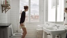 2. Аура Гарридо в туалете – Стокгольм