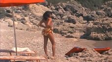 1. Сиомара Родригез без купальника на море – Кактус в отпуске
