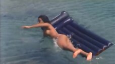 9. Сиомара Родригез без купальника на море – Кактус в отпуске