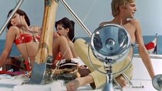 2. Розальба Нери в красном купальнике – Сенсация (1969)