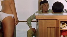 3. Эдвиж Фенек в белом купальнике – Сенсация (1969)