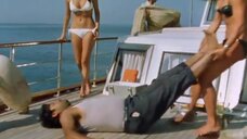 2. Горячая сцена с Эдвиж Фенек и Розальба Нери на яхте – Сенсация (1969)