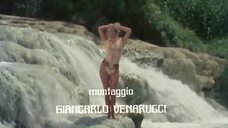 12. Мокрая Анна Мария Риццоли на фотосессии у водопада – Попутчики (1980)