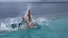 7. Екатерина Климова прыгает в воду 