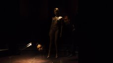 7. Мэгги Грэйс выставлена на продажу – Заложница (Франция)