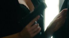 6. Сексуальная Мэгги Грэйс в черном белье – Быстрее пули