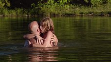 Секс с АннаЛинн МакКорд в озере