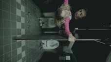 1. Секс с Лаурой Уиггинс в туалетной кабинке – Бесстыжие