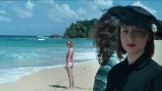 2. Амелия Ив в белье на пляже – Леопардовая шкура