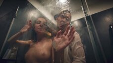 Секс с Евой Инденбаум под душем