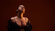 30. Секси Инна в клипе Dance Alone 