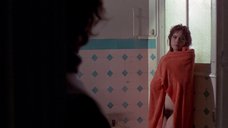 16. Марию Шнайдер моют в ванной – Последнее танго в Париже