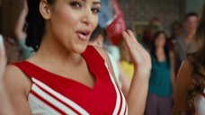 7. Ким Кардашьян и Ванесса Миннилло танцуют в группе поддержки – Нереальный блокбастер