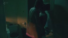 1. Секс с Сиван Моррис в туалете – Молокососы