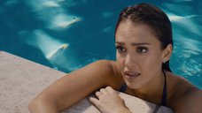 3. Джессика Альба плавает в бассейне – Как заниматься любовью по-английски