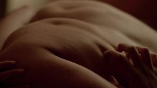 7. Секс сцена с Фрейей Мавор – Белая королева