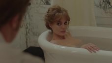 1. Анджелина Джоли принимает ванну – Лазурный берег