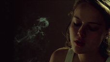 3. Интимная сцена с Эсмеральдой Мойя – Секс, вечеринки и ложь