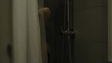4. Райли Кио принимает душ – Девушка по вызову
