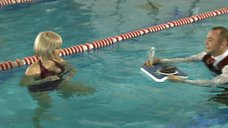 1. Заигрывание с Нонной Гришаевой в бассейне 