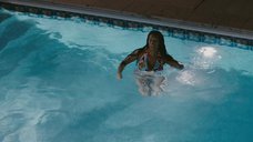 8. Таша Смит плавает в бассейне – Испытание свадьбой